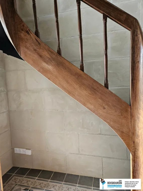 Rénovation intérieure d'une Cage d'escalier en enduit à la chaux à Nouans Les Fontaines, Loches, BOISBOURDIN (SARL)
